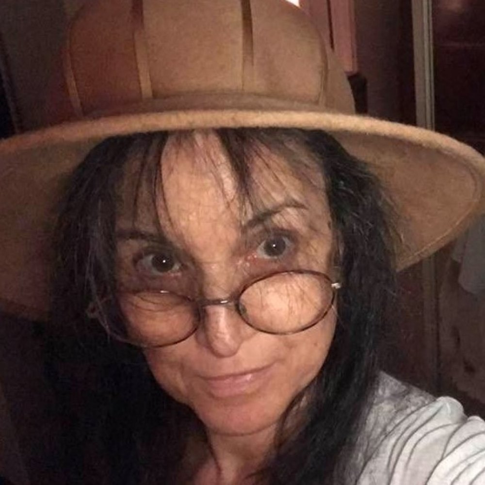 Meet your Posher, Sharon